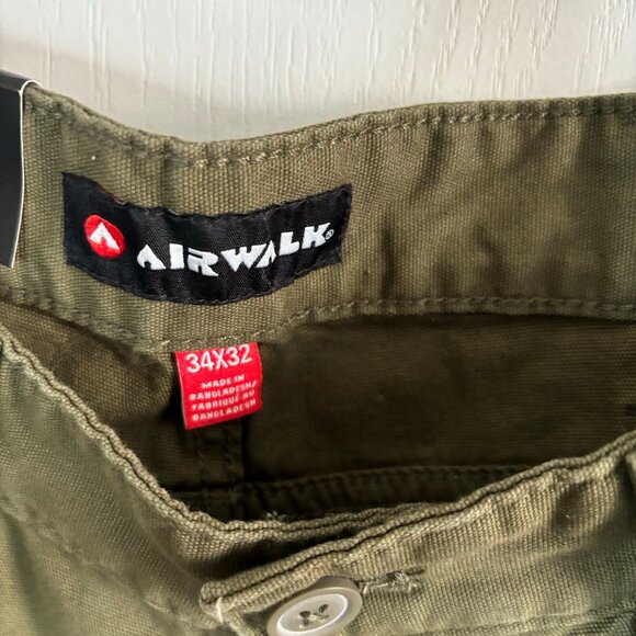 Airwalk Mens Olive Green Cargo Pants. Flat Front Casual Plants Size 34X32 NEW - Picture 2 of 3